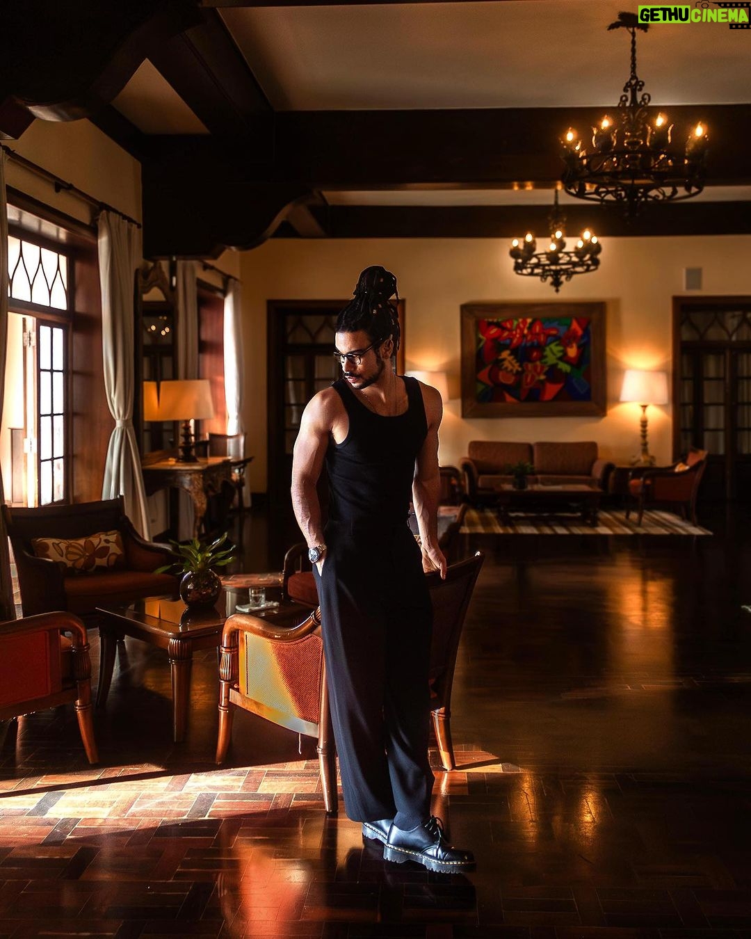 Sergio Malheiros Instagram - All Black 🖤☀️ Hotel das Cataratas, A Belmond Hotel