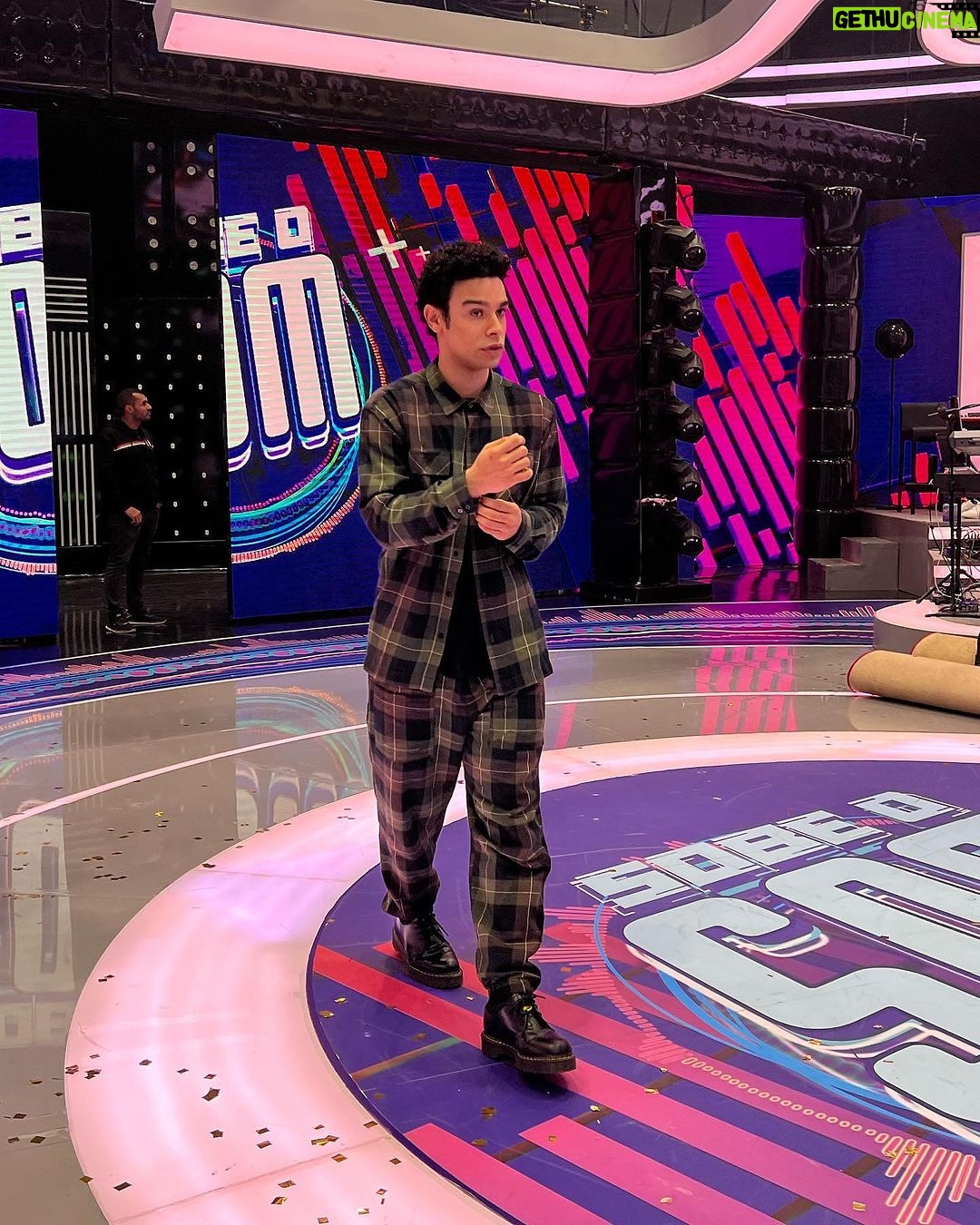 Sergio Malheiros Instagram - Outfit da semana 🧑🏾🦱🤙🏾