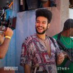 Sergio Malheiros Instagram - Wilbert tá voltando, de muleta e fuzil 😅😎 Dia 30/08, só no @starplusbr… #Impuros #Impuros4t