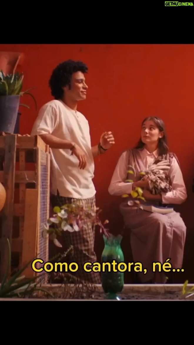 Sergio Malheiros Instagram - Tem mais uma estreia chegando no cinema 🎥 😅 Saiu o trailer de “Tire 5 cartas”, o longa que a gente filmou no Maranhão… Ter voltado pra esse estado que me acolheu tão bem enquanto menino, foi uma experiência muito especial. O filme tem humor, amor, aventura e muita música boa com a participação de @alcioneamarrom e @sidneymagaloficial .. E um elenco cheio de tantas outras grandes referências dos quais eu sou super fã. Tô louco pra ver todo mundo no cinema dia 07 de Setembro 🙏🏾❤️ @tire5cartas #CinemaNacional #Tire5Cartas