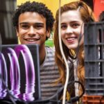 Sergio Malheiros Instagram - Aproveitando o #tbt e os 8 anos de estreia de #TotalmenteDemais pra lançar essa sequência com personagens que eu fiz ao longo desses anos 😅👏🏾 Comenta aí qual é o seu favorito ❤️
