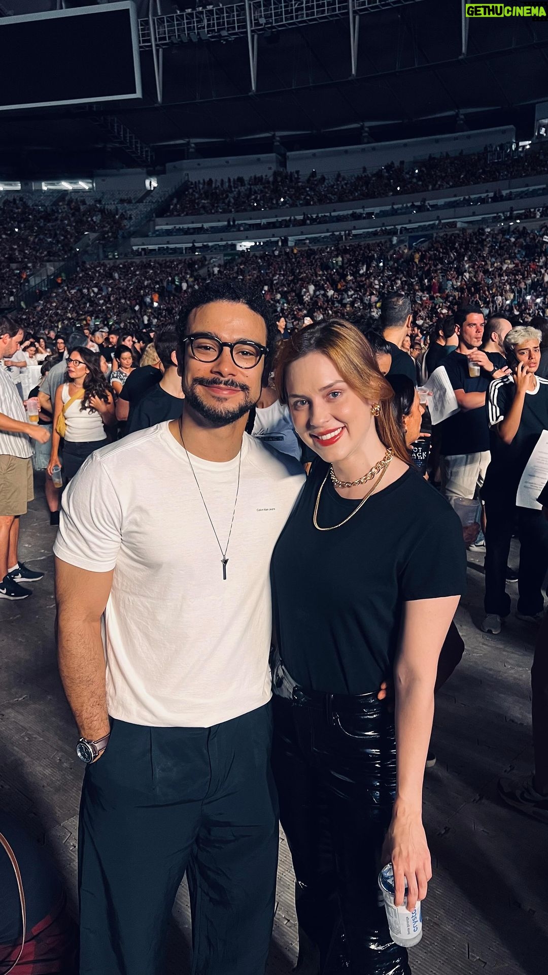 Sergio Malheiros Instagram - Que privilégio poder ver e ouvir @paulmccartney ao vivo no Maracanã 👏🏾❤️ Uma noite que eu jamais vou esquecer. Confesso que até agora não consigo acreditar. Muito obrigado por essa noite especial @caiobucker e @bonustrack.live 👏🏾😅 #PaulMcCartneyGotBack
