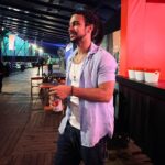 Sergio Malheiros Instagram - Música boa + Amstel gelada? Não tem erro 👌🏾😅 O Arena Jockey tá rolando com o melhor da música, arte e cultura. Aproveita pra curtir esse final de semana 🍻 #ArenaJockey #Amstel • Publicidade