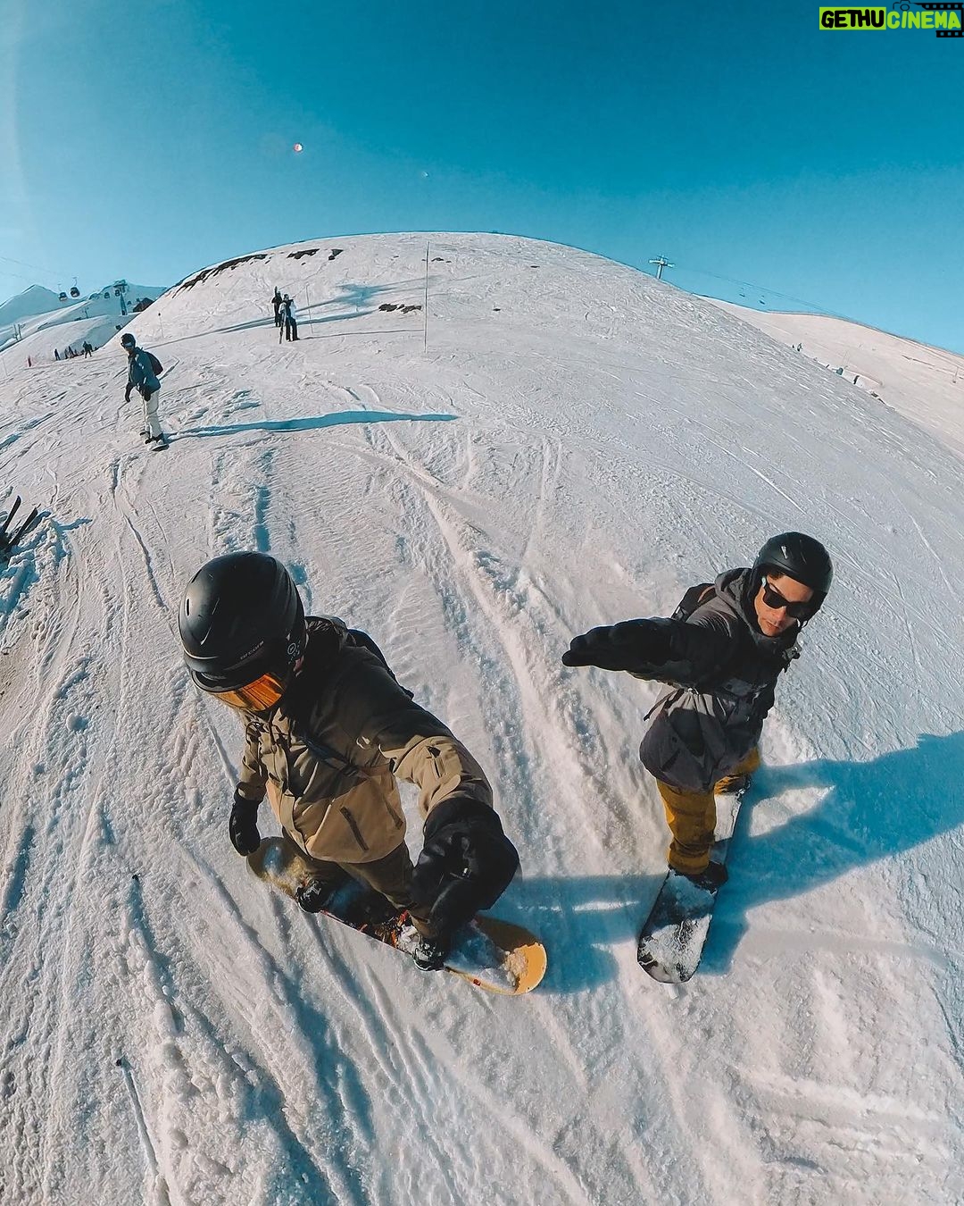 Sergio Malheiros Instagram - De lei 🏂😅🇨🇱 #vallenevado #snowboarding #trip Valle Nevado - Chile