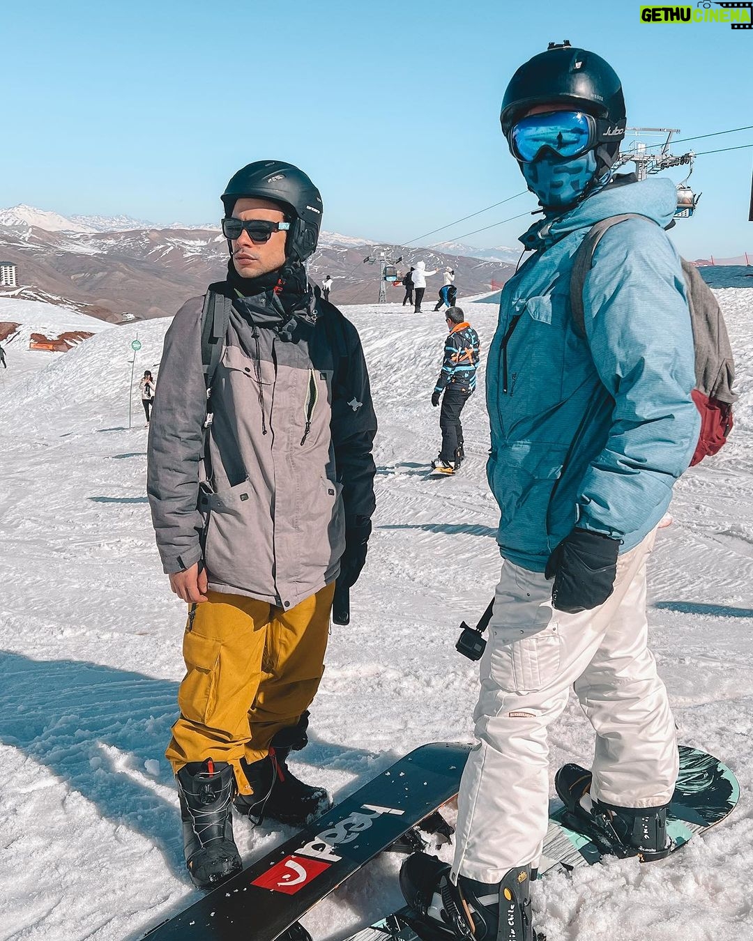 Sergio Malheiros Instagram - De lei 🏂😅🇨🇱 #vallenevado #snowboarding #trip Valle Nevado - Chile