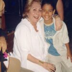Sergio Malheiros Instagram - Não sei dizer em palavras a tristeza que senti ao ler essa notícia. Foi difícil acreditar. Me lembro que liguei pra ela há poucas semanas, perguntei como ela tava, e a resposta foi: “Tô ótima. Não liga pra essas fofocas, não. É tudo mentira…” ❤️ Aracy vai ser pra sempre uma referência pra mim. Minha avó na arte e na vida. Obrigado por todos os conselhos, histórias e ensinamentos que fizeram toda a diferença ao longo de todos esses anos da minha vida e carreira. Aracy sempre tinha alguma coisa pra ensinar e sempre me incentivava (e cobrava) que eu estudasse muito… Ela me fez acreditar que eu poderia realmente viver do meu trabalho. Perdemos, além de uma artista gigante, um ser humano fantástico. 😞❤️