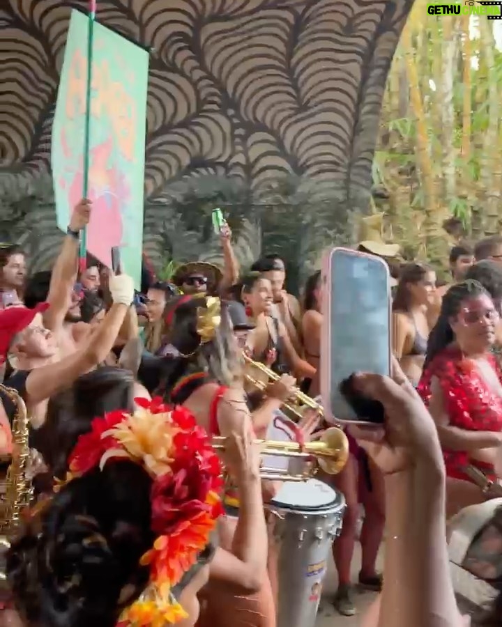 Sergio Malheiros Instagram - Acho que agora acabou mesmo, né? 😂🎉👍🏾 #Carnaval