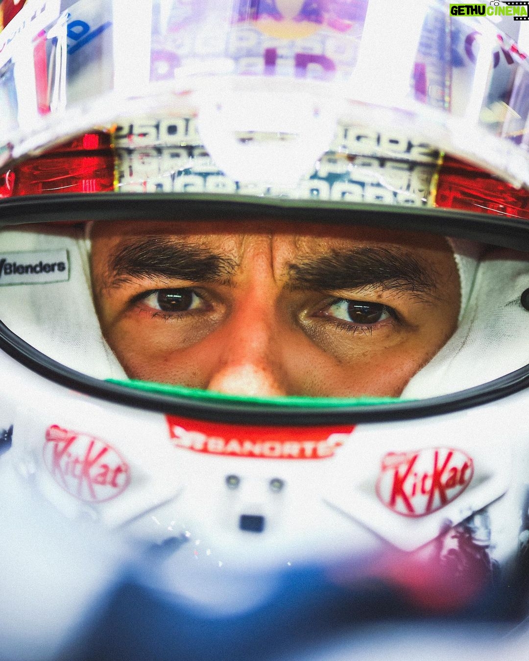 Sergio Pérez Instagram - Very difficult day for the whole team, but the points are awarded tomorrow and we’ll do our best to turn things around. Día muy difícil para todo el equipo, pero los puntos se dan mañana y haremos nuestro mejor esfuerzo para revertir la situación. #SP11 Singapore Grand Prix