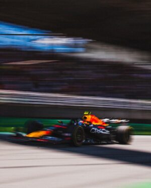 Sergio Pérez Instagram - No tuve el mejor arranque y eso provocó que mis llantas se fueran en los duelos con Lewis y Russell, pero al final  logramos buenos puntos.

Mañana es la importante y tenemos el ritmo para remontar. 

I didn't have the best start, which led to my tires wearing out in the duels with Lewis and Russell, but in the end, we secured some good points. 

Tomorrow's the big day and we've got the pace to make a comeback.

#SP11 #BrazilGP