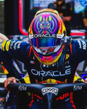 Sergio Pérez Instagram - Lo dimos todo, muchas gracias por toda su entrega y apoyo.
Mañana vamos a buscar el podio !#Vamos !!!

Gave it our all, thank you so much for all your effort and support. Tomorrow, we’re going all out for the podium. #LetsGo !!!

#MexicoGP #SP11