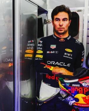 Sergio Pérez Instagram - Día positivo, buenas sensaciones y que bueno ver a tanta afición. ¡Vamos con todo! 

Positive day, feeling good, and great to see so many fans. Let's go! 

#SP11 #MexicoGP