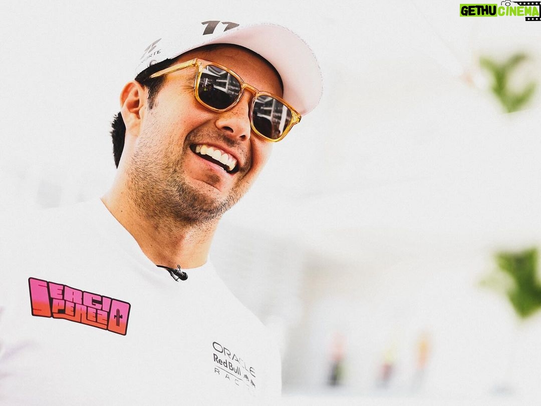 Sergio PĂ©rez Instagram - 🇲🇽 IncreĂble siempre el apoyo de todos ¡Gracias! Estamos listos para el fin de semana, hemos trabajado muy duro y vamos a darlo todo para lograr un gran resultado. Always amazed by everyone’s support. Thank you! We are ready for the weekend, we've worked very hard, and we are going to give our all this weekend to achieve a great result. #SP11 AutĂłdromo Hermanos RodrĂguez
