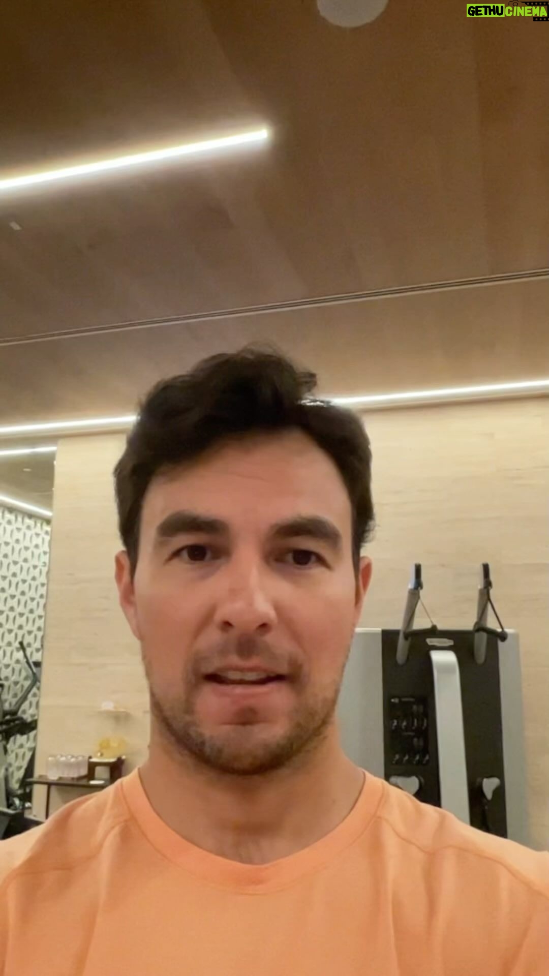 Sergio Pérez Instagram - Gracias a los Distribuidores de combustibles y lubricantes Mobil por acompañarme en esta temporada.