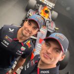 Sergio Pérez Instagram - A selfie to start 2024 🤳😎 #F1 #RedBullRacing #MaxVerstappen #ChecoPerez 📸 @thommogetty
