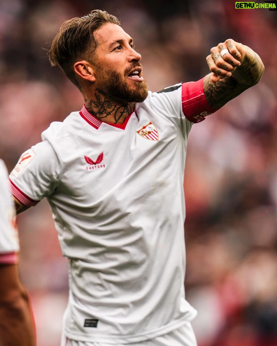 Sergio Ramos Instagram - Victoria importante y merecida en casa. Increíble el ambiente en el Sánchez-Pizjuán. Y feliz de ayudar con el gol 🍳 ¡Seguimos creciendo como equipo, @sevillafc! ⚪️🔴 Important and well-deserved win at home. Amazing atmosphere at the Sánchez-Pizjuán. Happy to help with a goal 🍳 We keep growing as a team, #SevillaFC! ⚪️🔴