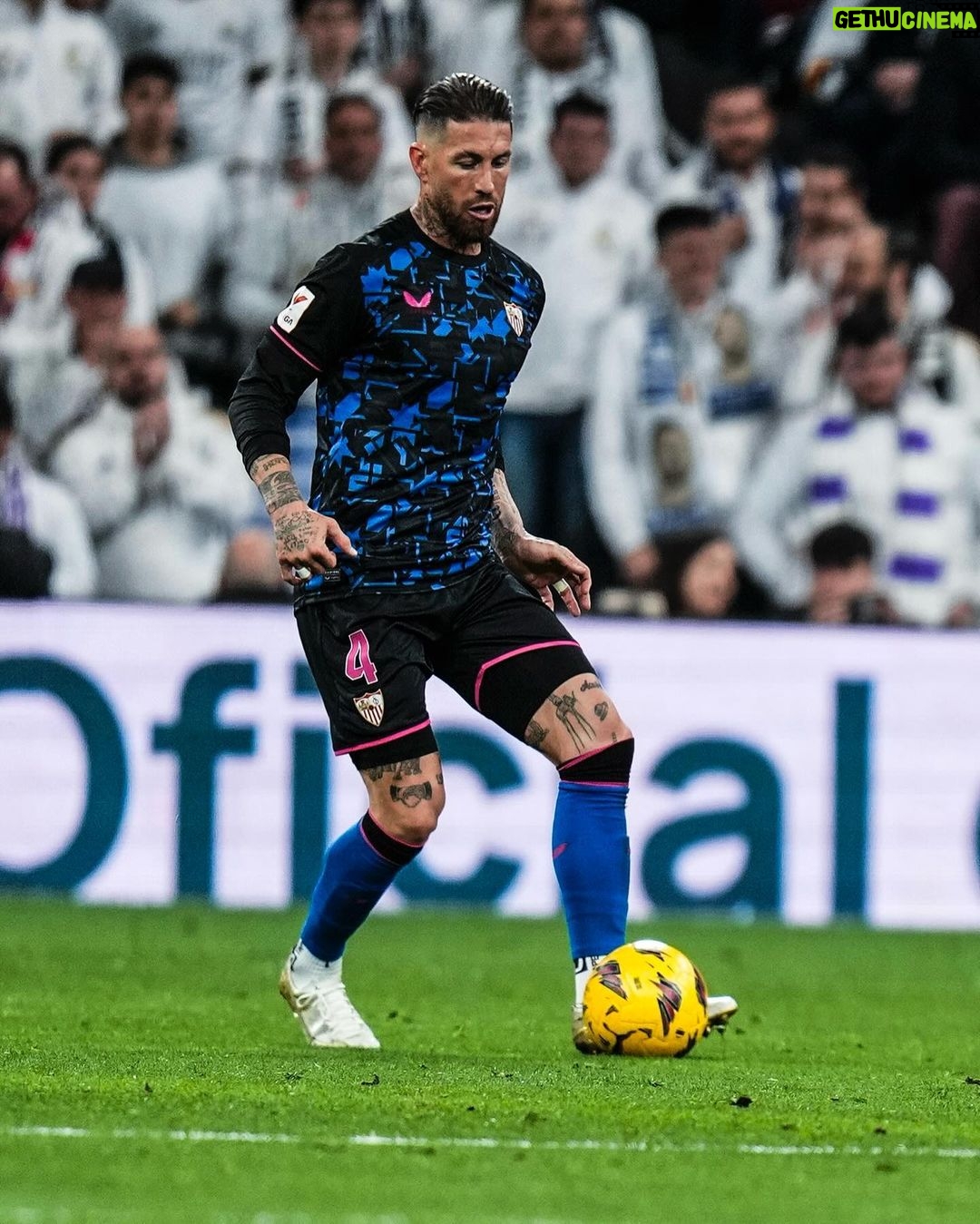 Sergio Ramos Instagram - Una pena el resultado porque el equipo lo dio todo. Hay que seguir trabajando así, convencidos y unidos. Gracias, Bernabéu, por el cariño recibido. Emocionado, orgulloso y agradecido. An unfortunate result because the team gave everything. We have to keep working like this and remain determined and united. Thank you, Bernabéu, for the love received. Touched, proud and grateful.