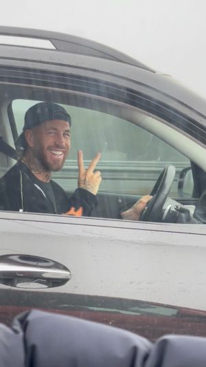 Sergio Ramos Instagram - Dime que tu equipo ha ganado este fin de semana sin decirme que tu equipo ha ganado este fin de semana.

Tell me your team won this weekend without telling me that your team won this weekend.