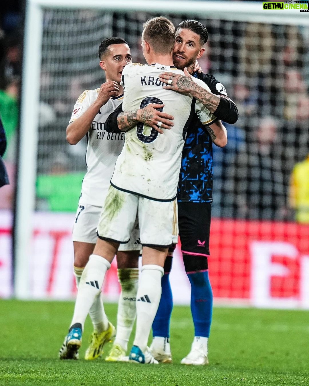 Sergio Ramos Instagram - Una pena el resultado porque el equipo lo dio todo. Hay que seguir trabajando así, convencidos y unidos. Gracias, Bernabéu, por el cariño recibido. Emocionado, orgulloso y agradecido. An unfortunate result because the team gave everything. We have to keep working like this and remain determined and united. Thank you, Bernabéu, for the love received. Touched, proud and grateful.