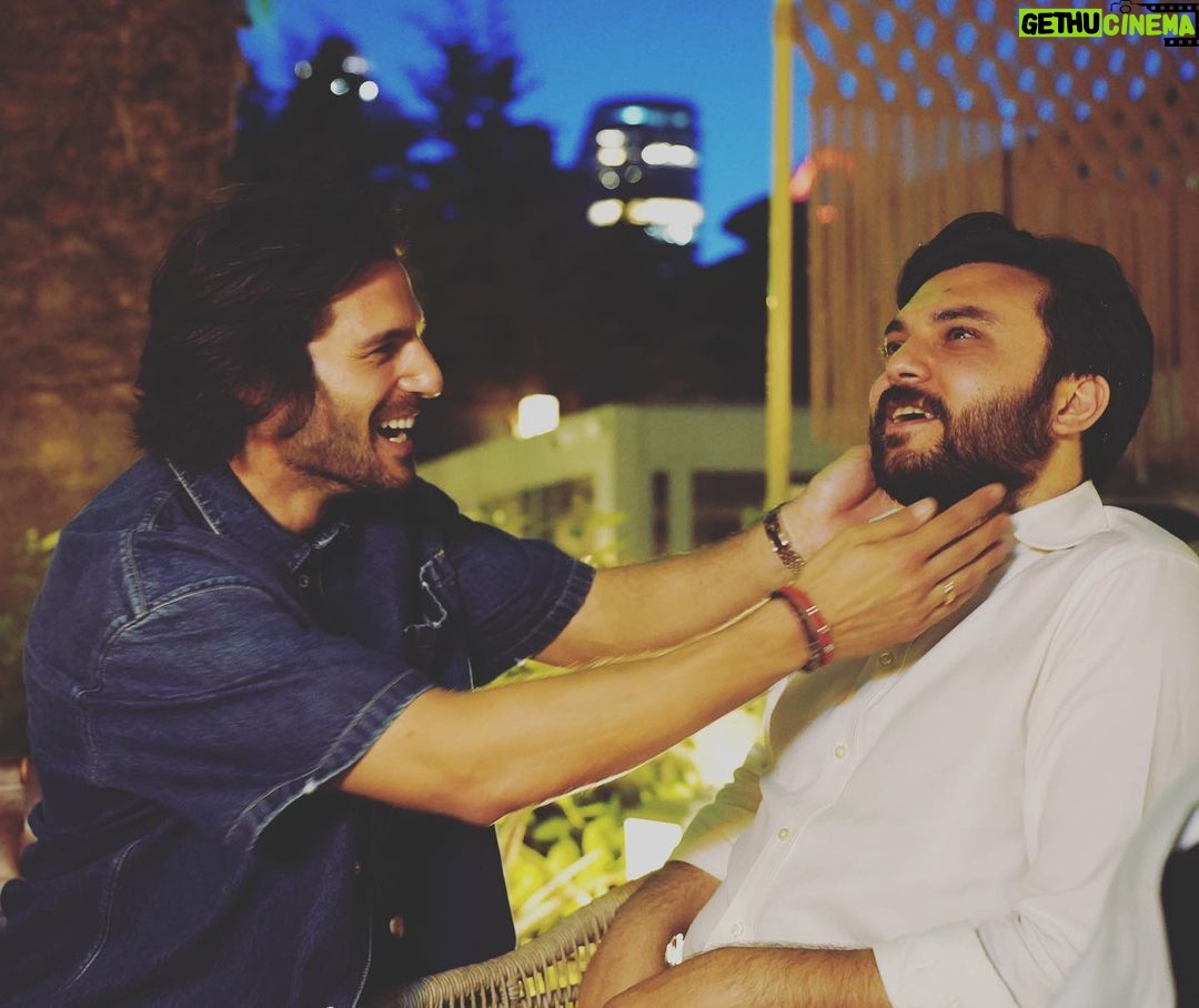 Serkan Çayoğlu Instagram - İyi ki doğduk @erkncyglu 👊🏻 about last night..love you all 💙 Lagom House Of Experience