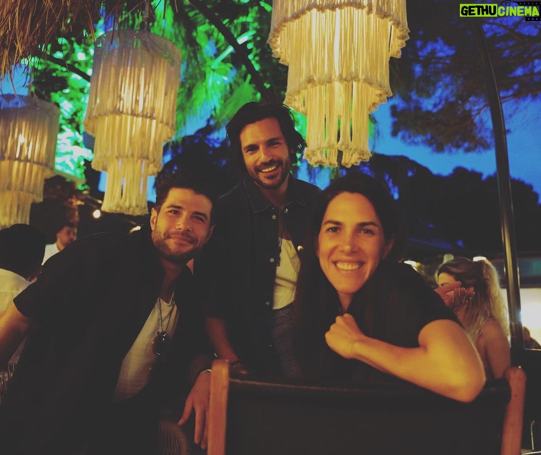 Serkan Çayoğlu Instagram - İyi ki doğduk @erkncyglu 👊🏻 about last night..love you all 💙 Lagom House Of Experience