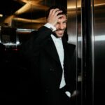 Serkan Çayoğlu Instagram - Last night💥 #mehmedfetihlersultanı Styled by @yasemineke Jewellery @sevanbicakcijewellery Suit @haticegokceofficial Photo @gunermertt and thanks to my great team @aycacinkitaskardes @nakdas @tugceonyil @sametaltay @talentco.tr ❤️