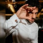 Serkan Çayoğlu Instagram - Last night💥 #mehmedfetihlersultanı Styled by @yasemineke Jewellery @sevanbicakcijewellery Suit @haticegokceofficial Photo @gunermertt and thanks to my great team @aycacinkitaskardes @nakdas @tugceonyil @sametaltay @talentco.tr ❤️
