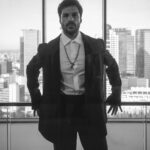 Serkan Çayoğlu Instagram - Last night💥 #mehmedfetihlersultanı Styled by @yasemineke Jewellery @sevanbicakcijewellery Suit @haticegokceofficial Photo @gunermertt and thanks to my great team @aycacinkitaskardes @nakdas @tugceonyil @sametaltay @talentco.tr ❤️
