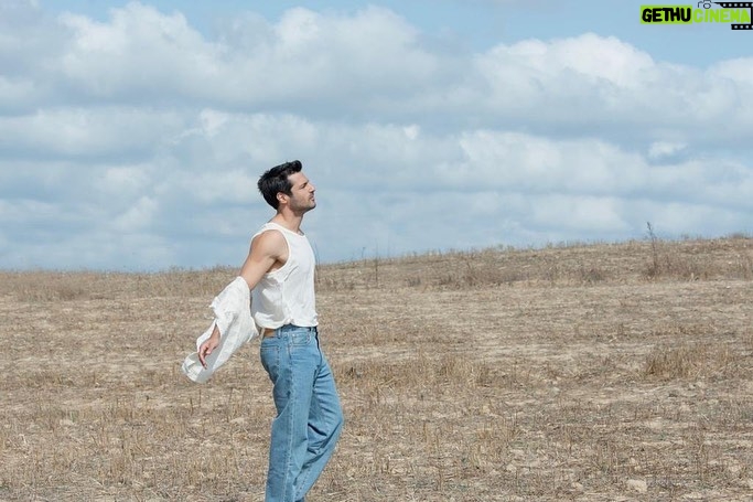 Serkan Çayoğlu Instagram - In the middle of nowhere 🌾