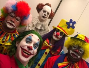 Seth Green Instagram - Look at this bunch of clowns.

Things get rowdy tonight on @latelateshow with @j_corden