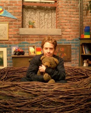 Seth Green Instagram - Growing up, @sesamestreet had incredible influence on me. It taught me all the basics, and even covered the tough stuff. I’ll never forget when Big Bird had to learn about losing a friend and understand that all things die. They made life feel beautiful, and taught me it’s ok to be sad, or angry, or whatever loss makes you feel. 
I got the privilege of meeting Caroll Spinney and his replacement @welcomemattv and witnessed firsthand their incredible relationship. It was exciting to see the master training his student, knowing he was handing over an iconic character, bigger than any single performer. Amazing to see the student, innovating and embodying this hero with passion and limitless energy.

I’ll miss you Mr. Spinney. Thank you for everything you taught me.