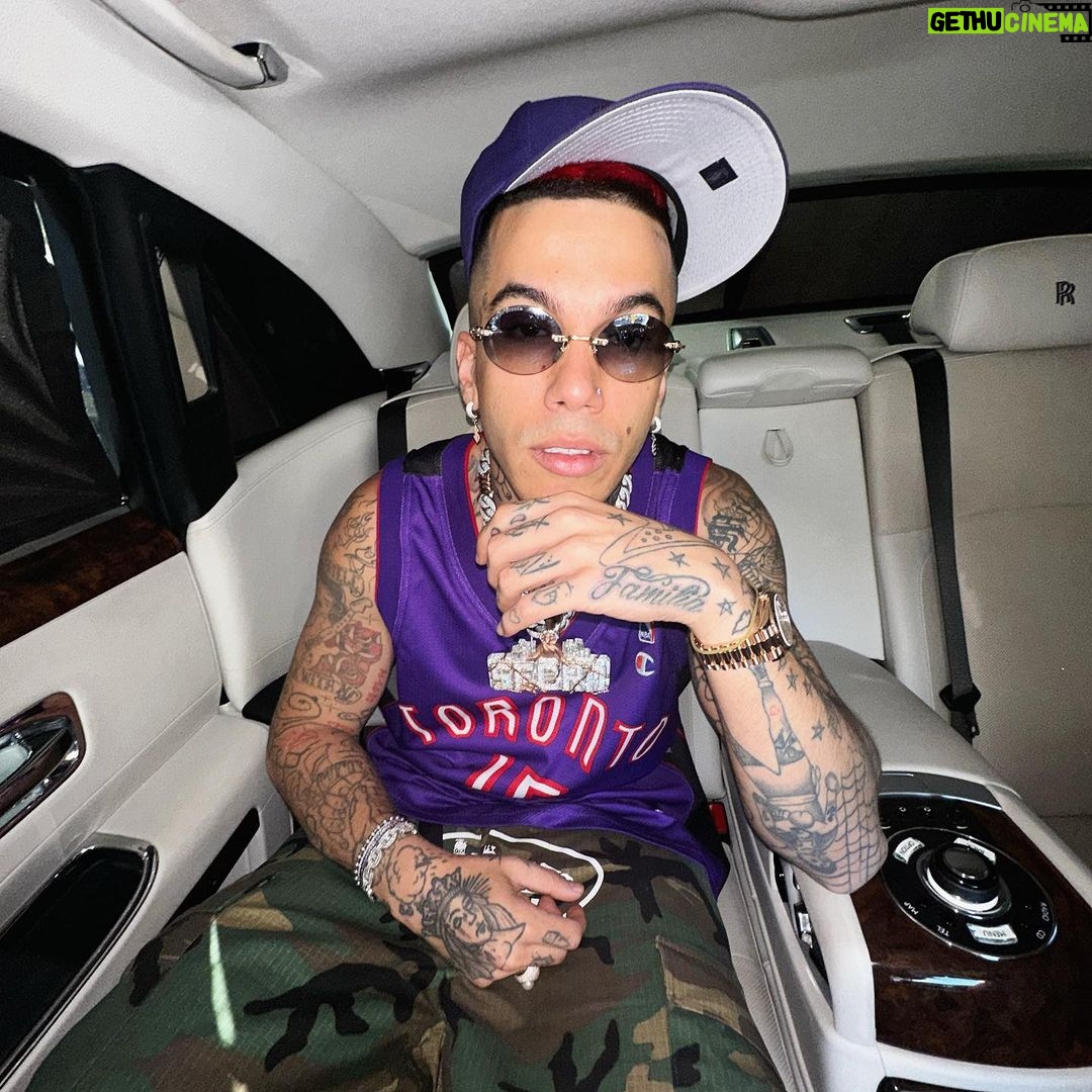 Sfera Ebbasta Instagram - Italiani a Toronto 🇨🇦 Toronto Canada