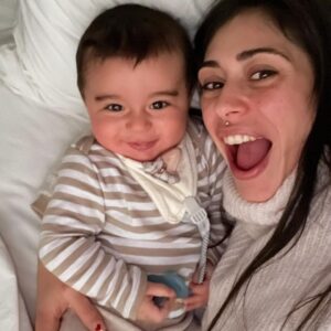 Sfera Ebbasta Instagram - Grazie per avermi fatto il regalo più grande che abbia mai ricevuto e per prendertene cura ogni giorno anche quando sono lontano ❤️ auguri a tutte le mamme