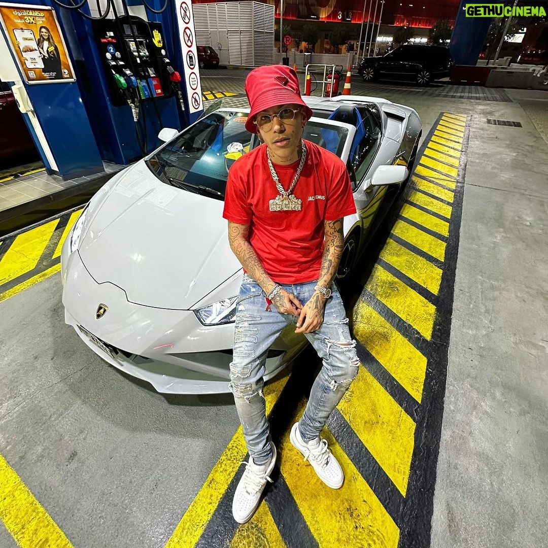 Sfera Ebbasta Instagram - ⌛️ Dubai, Emirati Arabi Uniti