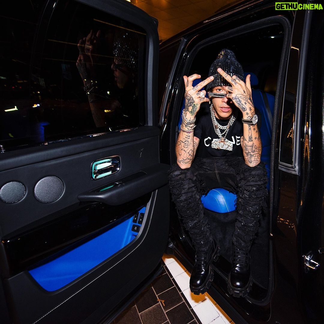 Sfera Ebbasta Instagram - ⌛️ Dubai, Emirati Arabi Uniti