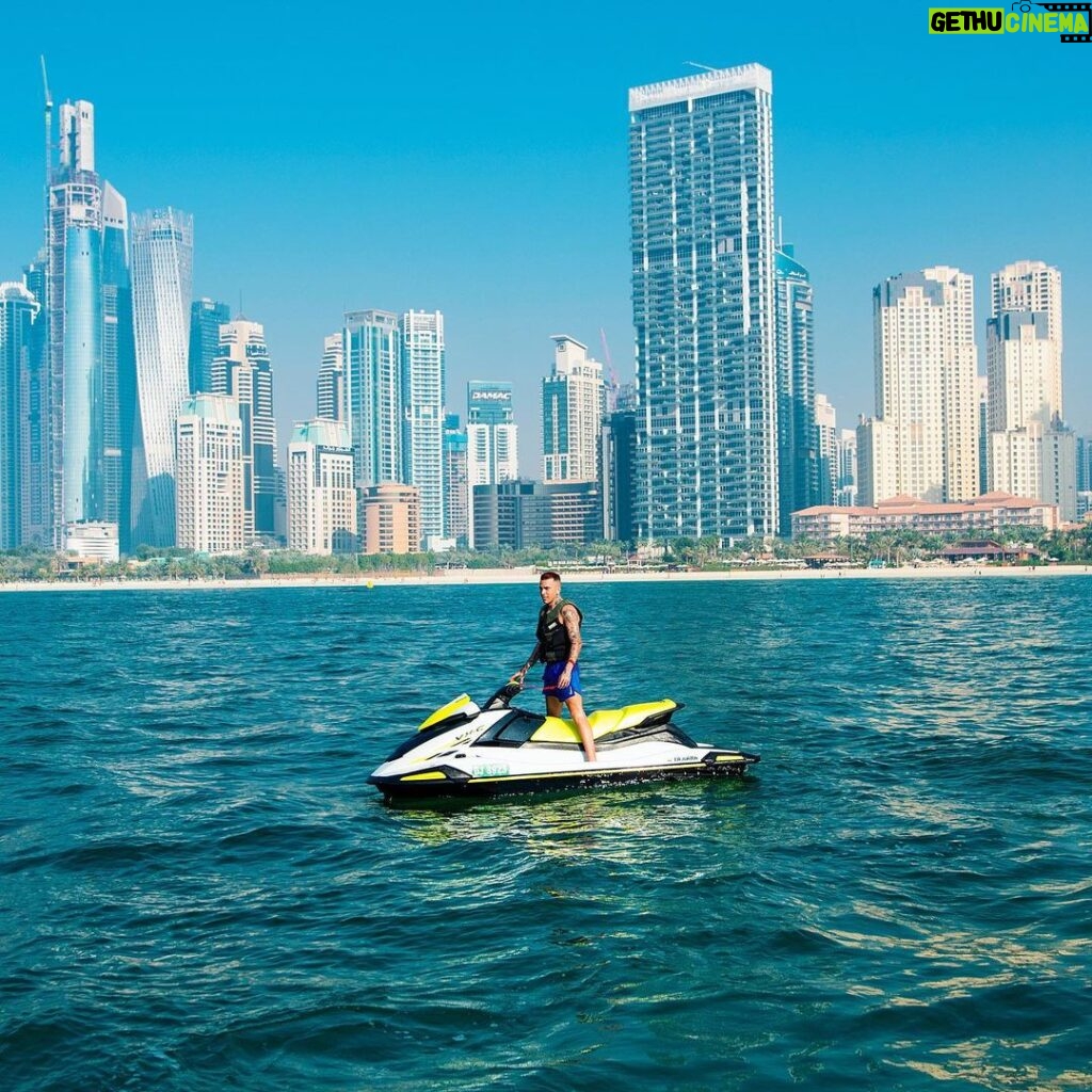 Sfera Ebbasta Instagram - ⌛️ Dubai, Emirati Arabi Uniti