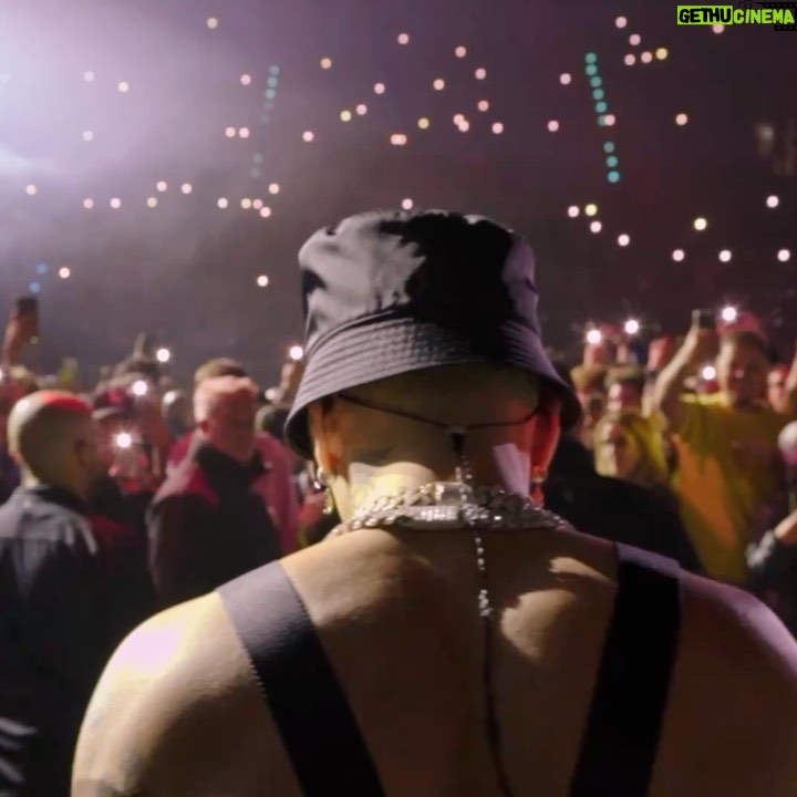 Sfera Ebbasta Instagram - Rimini Γ¨ stato solo l'inizio, ci vediamo domani e dopodomani a Milano π Aggiunti eccezionalmente biglietti parterre extra per il 25 e il 26 Settembre al Mediolanum Forum π Trovate tutte le info nelle stories. non fartelo raccontare! Rimini Italy