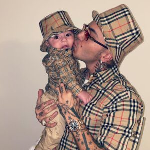 Sfera Ebbasta Instagram - Burberry boys 🧥
