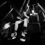 Sfera Ebbasta Instagram - Avevo tolto BRNBQ dalla scaletta del nuovo tour perché pensavo che fosse un pezzo troppo vecchio per portarlo live. Ieri mi hanno convinto a farla a Roma un secondo prima di salire sul palco e mi ha fatto venire la pelle d’oca vedere la gente gridare ogni singola parola di un pezzo che ho scritto quando non sapevo ancora quanto grande sarei diventato in questo gioco, grazie 🌟 Ps: da ora in poi rimane in scaletta 😈 Roma, Italia