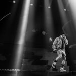 Sfera Ebbasta Instagram - Avevo tolto BRNBQ dalla scaletta del nuovo tour perché pensavo che fosse un pezzo troppo vecchio per portarlo live. Ieri mi hanno convinto a farla a Roma un secondo prima di salire sul palco e mi ha fatto venire la pelle d’oca vedere la gente gridare ogni singola parola di un pezzo che ho scritto quando non sapevo ancora quanto grande sarei diventato in questo gioco, grazie 🌟 Ps: da ora in poi rimane in scaletta 😈 Roma, Italia