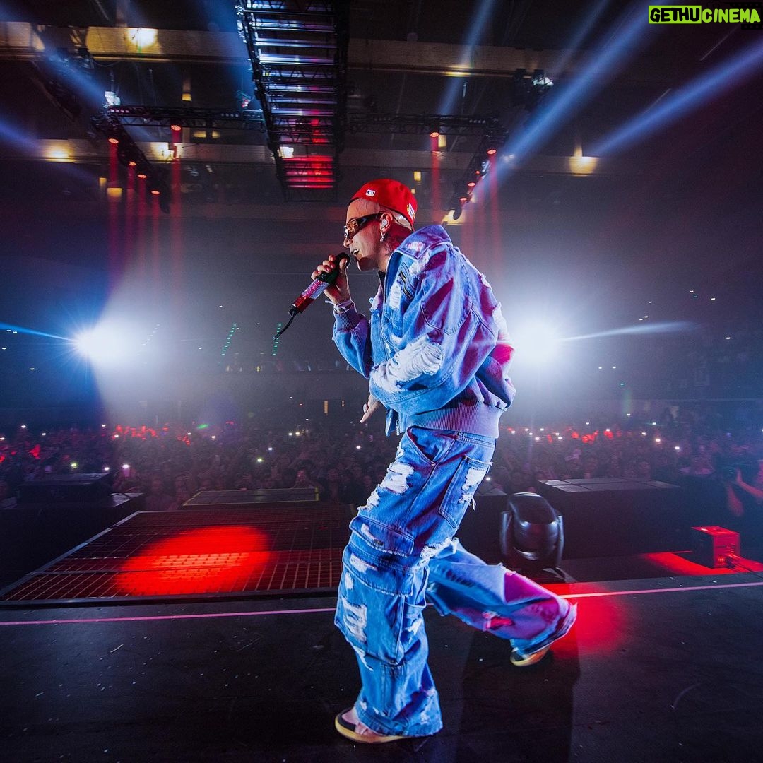 Sfera Ebbasta Instagram - Rimini Γ¨ stato solo l'inizio, ci vediamo domani e dopodomani a Milano π Aggiunti eccezionalmente biglietti parterre extra per il 25 e il 26 Settembre al Mediolanum Forum π Trovate tutte le info nelle stories. non fartelo raccontare! Rimini Italy