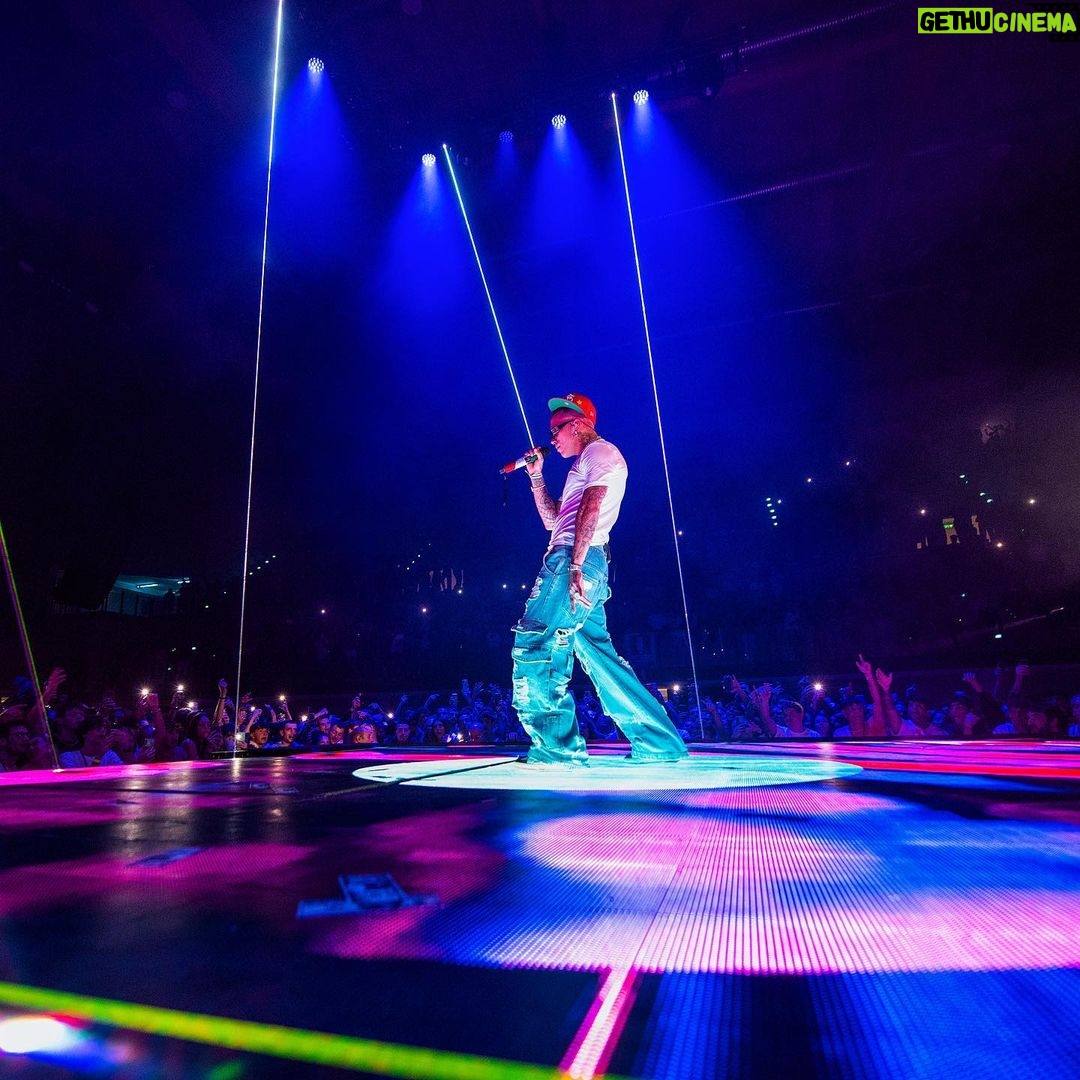 Sfera Ebbasta Instagram - Rimini Γ¨ stato solo l'inizio, ci vediamo domani e dopodomani a Milano π Aggiunti eccezionalmente biglietti parterre extra per il 25 e il 26 Settembre al Mediolanum Forum π Trovate tutte le info nelle stories. non fartelo raccontare! Rimini Italy