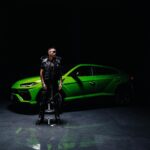 Sfera Ebbasta Instagram - Giro su una lambo nera nella via, tel avevo detto ce la farò anche io 🤷🏻‍♂️