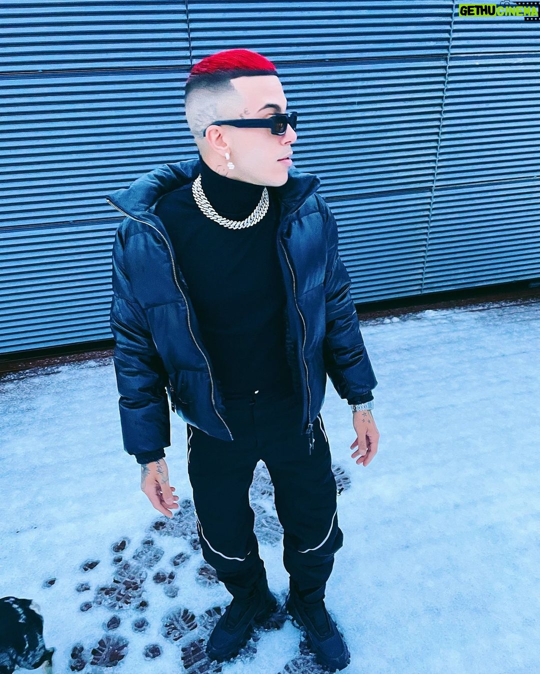Sfera Ebbasta Instagram - Se guardi il piatto degli altri rischi che qualcuno rubi il cibo dal tuo 🍝