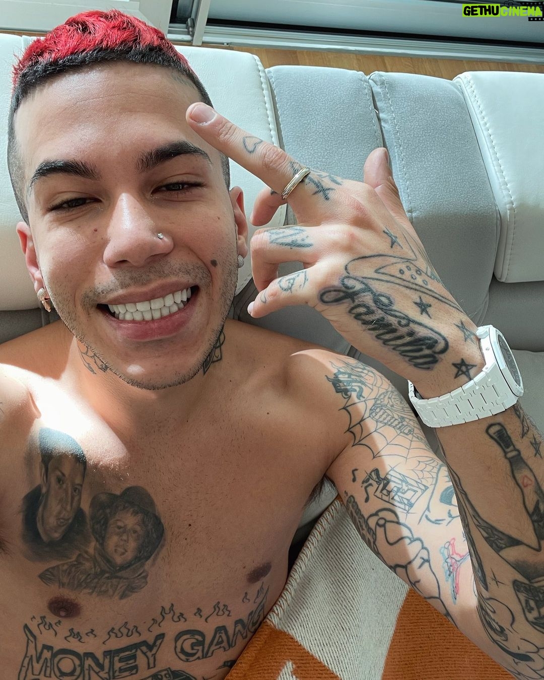 Sfera Ebbasta Instagram - +29 sto invecchiando 😫