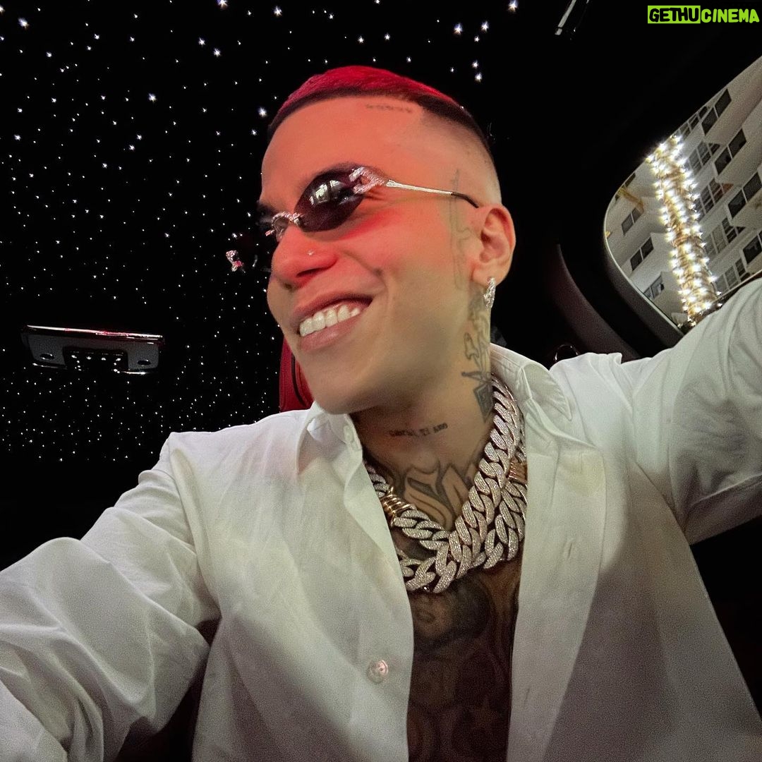 Sfera Ebbasta Instagram - Dimmi una bugia ma vestila da verità 🤞🏻