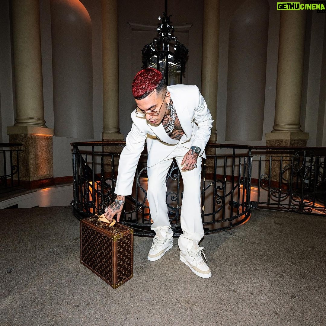 Sfera Ebbasta Instagram - Ragazzini di provincia, sogni di città 🧠 Milan, Italy