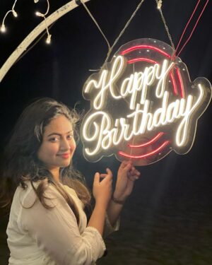 Shaalin Zoya Instagram - This was my first ever birthday where I got to celebrate at midnight 12AM. If it weren’t because of these people, it wouldn’t be happening at all. I spent the half day crying because of how emotional I got. Of all the places I’ve been and all the people I met, One thing I’m certain is that it’s all about the effort you put for one another that matters. It’s not the words but actions. And forever shall be grateful for reminding that I’m worth enough to celebrate.