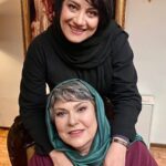 Shabnam Moghadami Instagram - . پخش ِ« بی‌گناه» امروز تمام شد.ضبطش هم سال ِ پیش حدوداً همین وقتا.وقتی کمی حال مون بهتر بود و دل‌مون خوش‌تر… به همه‌ی دوستانم،همه‌ی کسانی که با تمام ِ وجود و از دل و جان تلاش کردن تا مجموعه‌ای در خور ِ تماشای شما رو به نگاه‌تون برسونن خدا قوت و خسته نباشید می‌گم. و ممنونم از شما که مارو دیدین و دل به دل بهمن و فروغ و ابریشم و ناهید و مهتاب و رشید و همه‌ی آدمای قصه‌ی ما دادین.گرچه همه‌مون دل‌مون می‌خواست با دل ِ خوش‌تری پای تلویزیون بشینین برای دیدن سریال مون. آلبوم کوچک عکس‌های پشت صحنه، تقدیم به چشم‌های نازنینِ شما و به همه‌ی عزیزانم در تمام ِ گروه‌های سازنده‌ی این سریال ،که یکی از یکی حرفه‌ای‌تر و بهتر بودن. .به امید ِ حال و احوال ِ بهتر ،حوصله‌ی بیشتر، دل ِ خوش‌تر برای همه…همه‌مون. . #سریال_بیگناه #سریال_بی_گناه #شبکه_نمایش_خانگی #کارن_فیلم #فیلیمو #مصطفی_کیایی #مهران_احمدی #مهرانه_مهین_ترابی #مسعود_رایگان #ویشکا_آسایش #رویا_تیموریان #هدیه_بازوند #آتیلا_پسیانی #حسین_پورکریمی #ماهور_الوند #محسن_کیایی #حسین_جلیلی #امیر_نوبخت #سیامک_احصایی #عباس_عباسی #نسرین_نصرتی @mostafakiaie @mohsen_kiaee @mehranahmadiofficial @mahoor.alvand @hosseinpourkarimi @hoseinjalili @amir_nobakht_ @bigonahofficial @royateymourian @saeedehdalirian @nasrinnosrati_official @abbasabbasii @niloofar.mirzaei.31 @hediyeh_bazvand