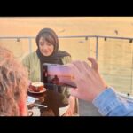 Shabnam Moghadami Instagram - . پخش ِ« بی‌گناه» امروز تمام شد.ضبطش هم سال ِ پیش حدوداً همین وقتا.وقتی کمی حال مون بهتر بود و دل‌مون خوش‌تر… به همه‌ی دوستانم،همه‌ی کسانی که با تمام ِ وجود و از دل و جان تلاش کردن تا مجموعه‌ای در خور ِ تماشای شما رو به نگاه‌تون برسونن خدا قوت و خسته نباشید می‌گم. و ممنونم از شما که مارو دیدین و دل به دل بهمن و فروغ و ابریشم و ناهید و مهتاب و رشید و همه‌ی آدمای قصه‌ی ما دادین.گرچه همه‌مون دل‌مون می‌خواست با دل ِ خوش‌تری پای تلویزیون بشینین برای دیدن سریال مون. آلبوم کوچک عکس‌های پشت صحنه، تقدیم به چشم‌های نازنینِ شما و به همه‌ی عزیزانم در تمام ِ گروه‌های سازنده‌ی این سریال ،که یکی از یکی حرفه‌ای‌تر و بهتر بودن. .به امید ِ حال و احوال ِ بهتر ،حوصله‌ی بیشتر، دل ِ خوش‌تر برای همه…همه‌مون. . #سریال_بیگناه #سریال_بی_گناه #شبکه_نمایش_خانگی #کارن_فیلم #فیلیمو #مصطفی_کیایی #مهران_احمدی #مهرانه_مهین_ترابی #مسعود_رایگان #ویشکا_آسایش #رویا_تیموریان #هدیه_بازوند #آتیلا_پسیانی #حسین_پورکریمی #ماهور_الوند #محسن_کیایی #حسین_جلیلی #امیر_نوبخت #سیامک_احصایی #عباس_عباسی #نسرین_نصرتی @mostafakiaie @mohsen_kiaee @mehranahmadiofficial @mahoor.alvand @hosseinpourkarimi @hoseinjalili @amir_nobakht_ @bigonahofficial @royateymourian @saeedehdalirian @nasrinnosrati_official @abbasabbasii @niloofar.mirzaei.31 @hediyeh_bazvand