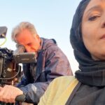 Shabnam Moghadami Instagram - . پخش ِ« بی‌گناه» امروز تمام شد.ضبطش هم سال ِ پیش حدوداً همین وقتا.وقتی کمی حال مون بهتر بود و دل‌مون خوش‌تر… به همه‌ی دوستانم،همه‌ی کسانی که با تمام ِ وجود و از دل و جان تلاش کردن تا مجموعه‌ای در خور ِ تماشای شما رو به نگاه‌تون برسونن خدا قوت و خسته نباشید می‌گم. و ممنونم از شما که مارو دیدین و دل به دل بهمن و فروغ و ابریشم و ناهید و مهتاب و رشید و همه‌ی آدمای قصه‌ی ما دادین.گرچه همه‌مون دل‌مون می‌خواست با دل ِ خوش‌تری پای تلویزیون بشینین برای دیدن سریال مون. آلبوم کوچک عکس‌های پشت صحنه، تقدیم به چشم‌های نازنینِ شما و به همه‌ی عزیزانم در تمام ِ گروه‌های سازنده‌ی این سریال ،که یکی از یکی حرفه‌ای‌تر و بهتر بودن. .به امید ِ حال و احوال ِ بهتر ،حوصله‌ی بیشتر، دل ِ خوش‌تر برای همه…همه‌مون. . #سریال_بیگناه #سریال_بی_گناه #شبکه_نمایش_خانگی #کارن_فیلم #فیلیمو #مصطفی_کیایی #مهران_احمدی #مهرانه_مهین_ترابی #مسعود_رایگان #ویشکا_آسایش #رویا_تیموریان #هدیه_بازوند #آتیلا_پسیانی #حسین_پورکریمی #ماهور_الوند #محسن_کیایی #حسین_جلیلی #امیر_نوبخت #سیامک_احصایی #عباس_عباسی #نسرین_نصرتی @mostafakiaie @mohsen_kiaee @mehranahmadiofficial @mahoor.alvand @hosseinpourkarimi @hoseinjalili @amir_nobakht_ @bigonahofficial @royateymourian @saeedehdalirian @nasrinnosrati_official @abbasabbasii @niloofar.mirzaei.31 @hediyeh_bazvand